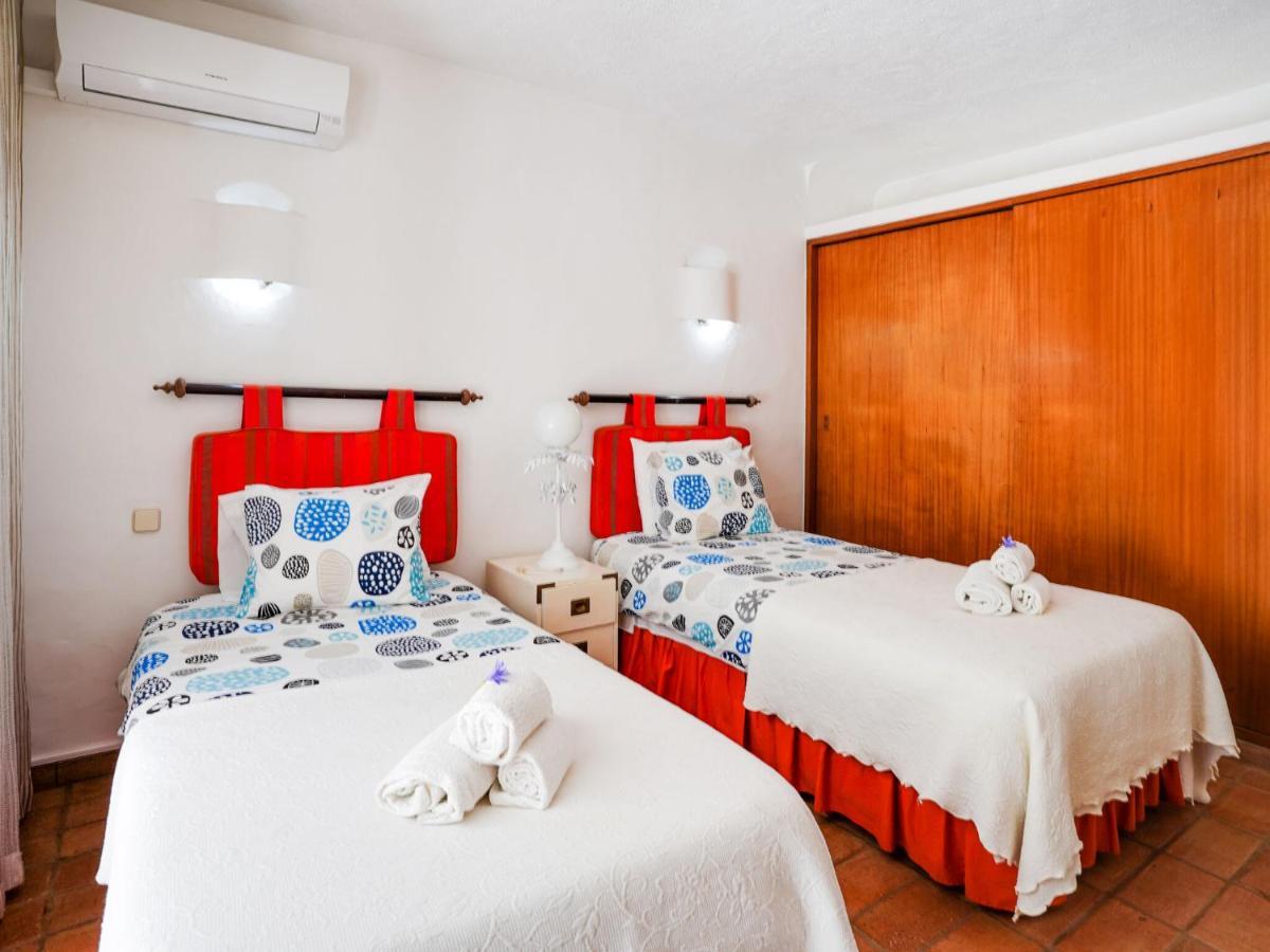 Roofed Villa In Albufeira With Private Swimming Pool Olhos de Αgua Εξωτερικό φωτογραφία